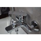 SOTBE INARI falra szerelhető kádtöltő csaptelep + zuhanyszett